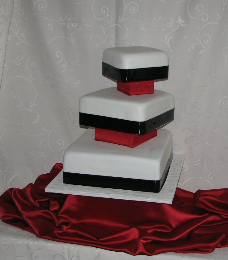 Plain wedding cake so you can add your own flowers
